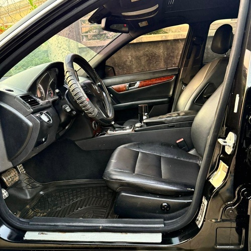 2011 MERCEDES BENZ C300 IN ABUJA FOR SALE