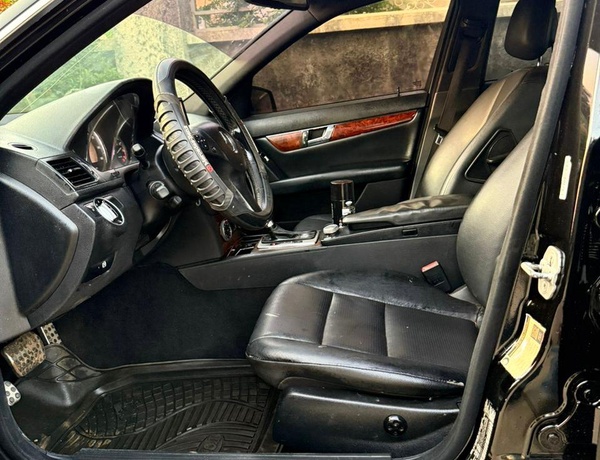 2011 MERCEDES BENZ C300 IN ABUJA FOR SALE