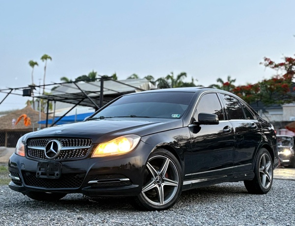 2011 MERCEDES BENZ C300 FOR SALE