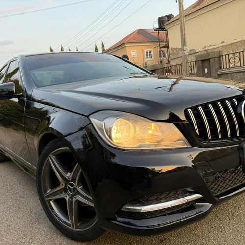 2011 MERCEDES BENZ C300 IN ABUJA FOR SALE