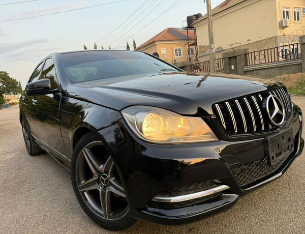 2011 MERCEDES BENZ C300 IN ABUJA FOR SALE