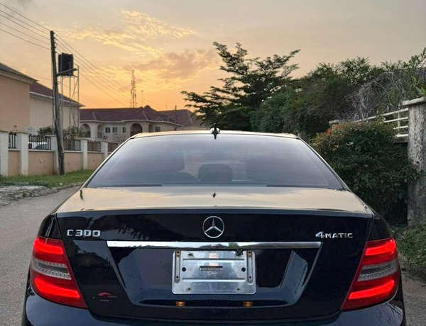 2011 MERCEDES BENZ C300 IN ABUJA FOR SALE
