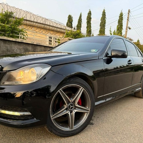 2011 MERCEDES BENZ C300 IN ABUJA FOR SALE