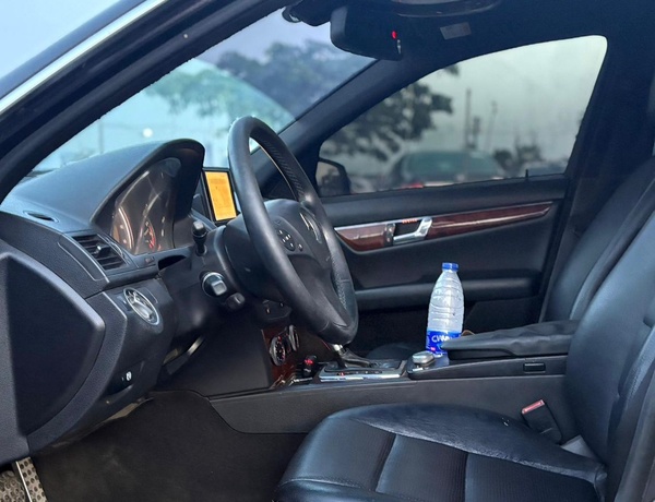 2011 MERCEDES BENZ C300 FOR SALE