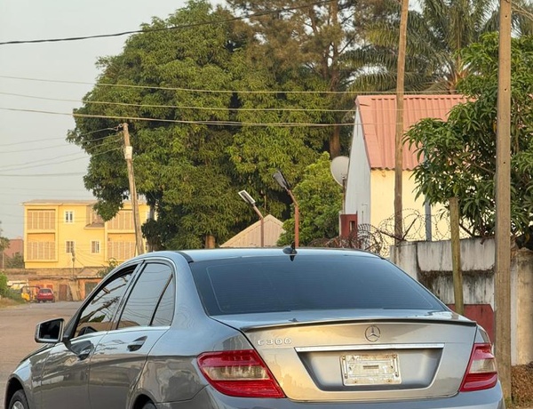2011 MERCEDES BENZ C300 FOR SALE IN KADUNA