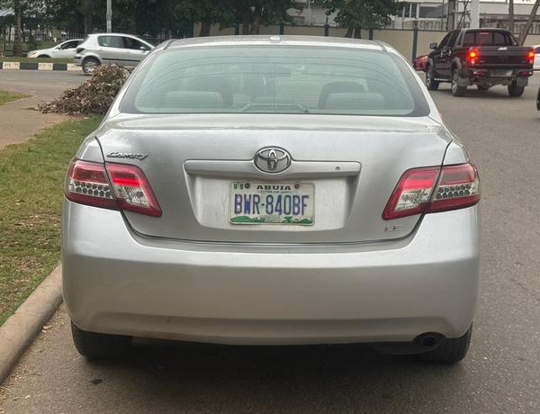 2011 TOYOTA CAMRY  FOR SALE IN ABUJA