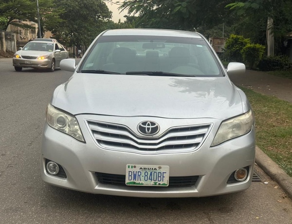 2011 TOYOTA CAMRY  FOR SALE IN ABUJA