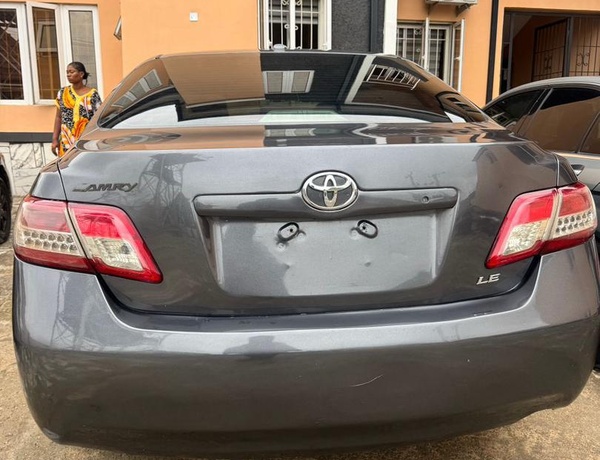 2011 TOYOTA CAMRY LE FOR SALE IN ABUJA