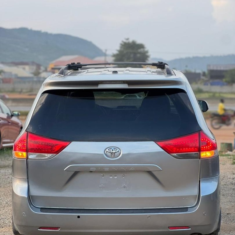 2011 TOYOTA SIENNA FOR SALE IN ABUJA image