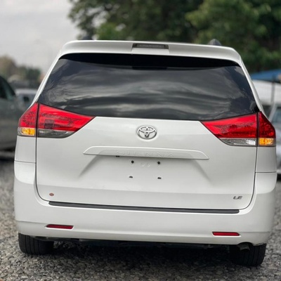 2011 TOYOTA SIENNA LE FOR SALE