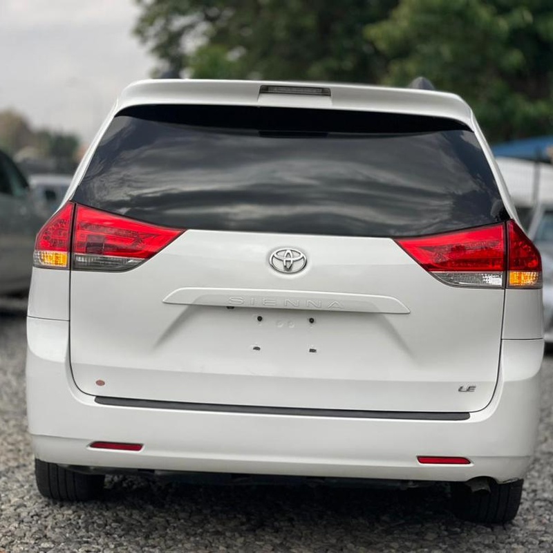 2011 TOYOTA SIENNA LE FOR SALE image