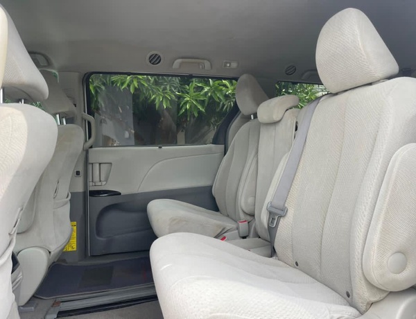 2011 TOYOTA SIENNA LE FOR SALE