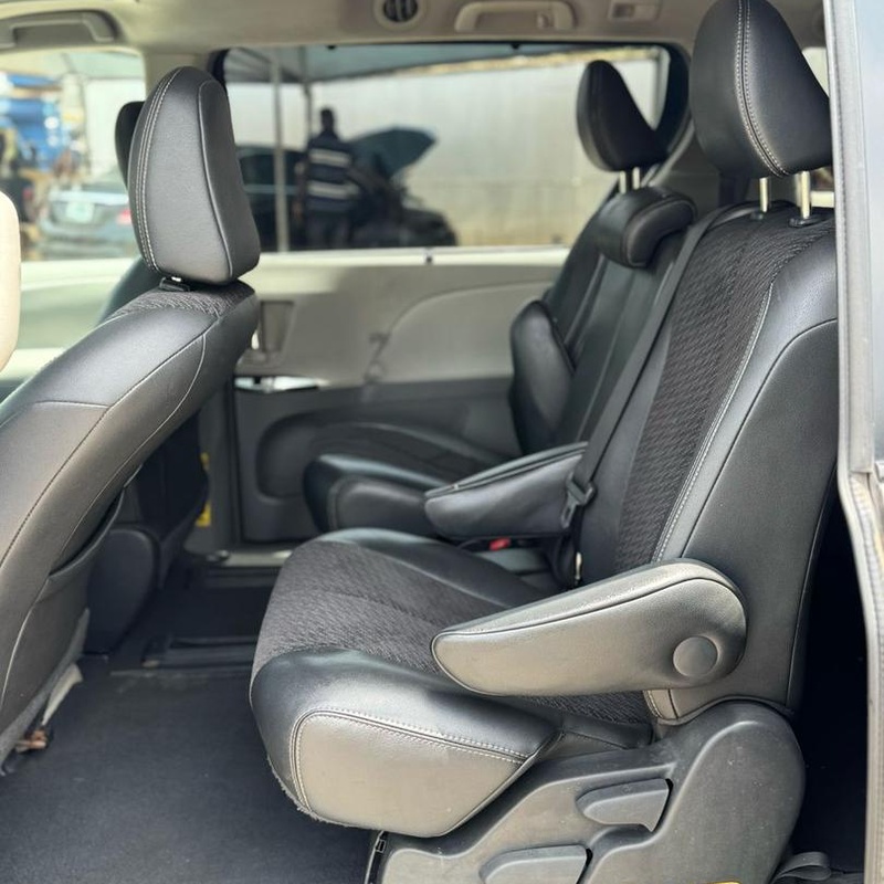 2011 TOYOTA SIENNA SE FOR SALE image