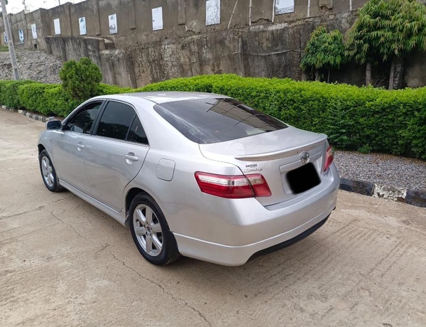 2011 UPGRADED TOYOTA CAMRY SE FOR SALE