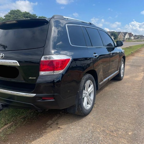 2012 KEYLESS TOYOTA HIGHLANDER FOR SALE IN ABUJA