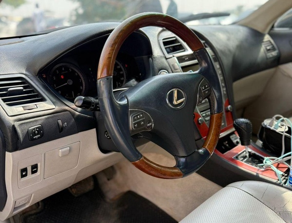2012 UPGRADED LEXUS ES350 FOR SALE IN ABUJA
