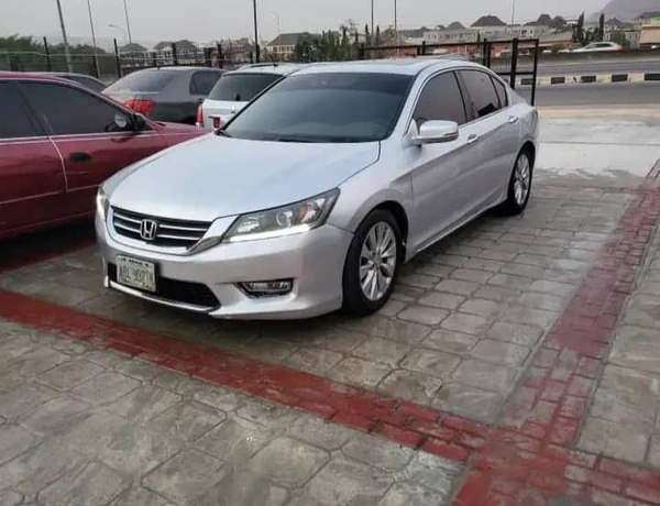 2013 HONDA ACCORD  FOR SALE IN ABUJA