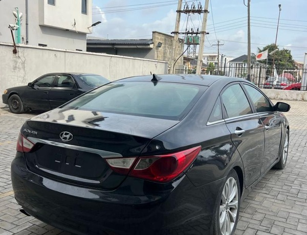 2013 KEYLESS HYUNDAI SONATA LIMITED FOR SALE IN ABUJA