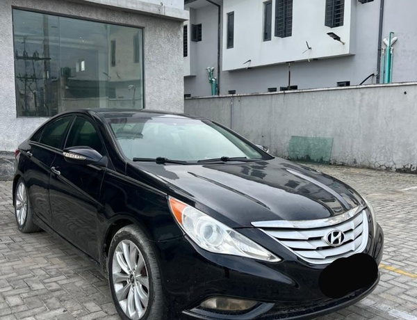 2013 KEYLESS HYUNDAI SONATA LIMITED FOR SALE IN ABUJA
