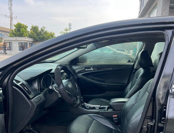 2013 KEYLESS HYUNDAI SONATA LIMITED FOR SALE IN ABUJA