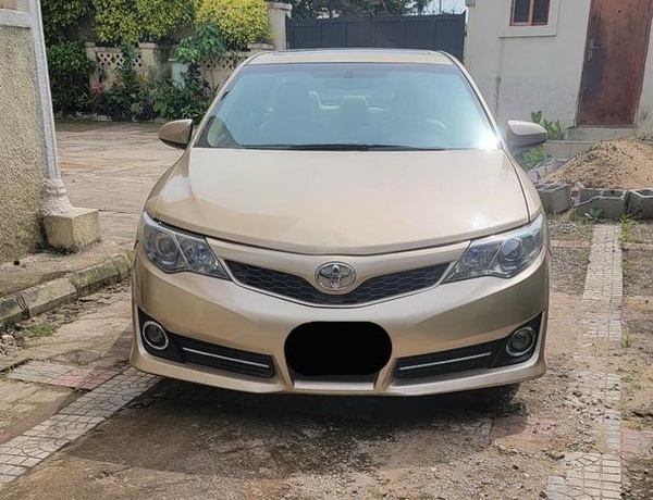 2013 KEYLESS TOYOTA CAMRY V6 FULL OPTION FOR SALE IN ABUJA