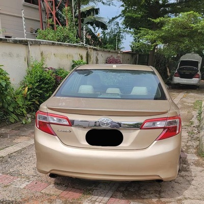 2013 KEYLESS TOYOTA CAMRY V6 FULL OPTION FOR SALE IN ABUJA