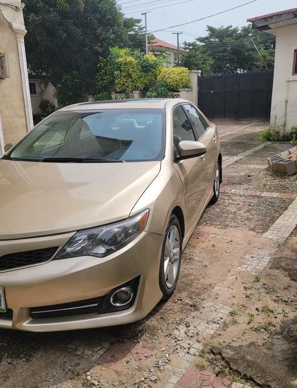 2013 KEYLESS TOYOTA CAMRY V6 FULL OPTION FOR SALE IN ABUJA image