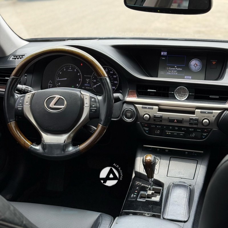 2013 Lexus ES 350 image