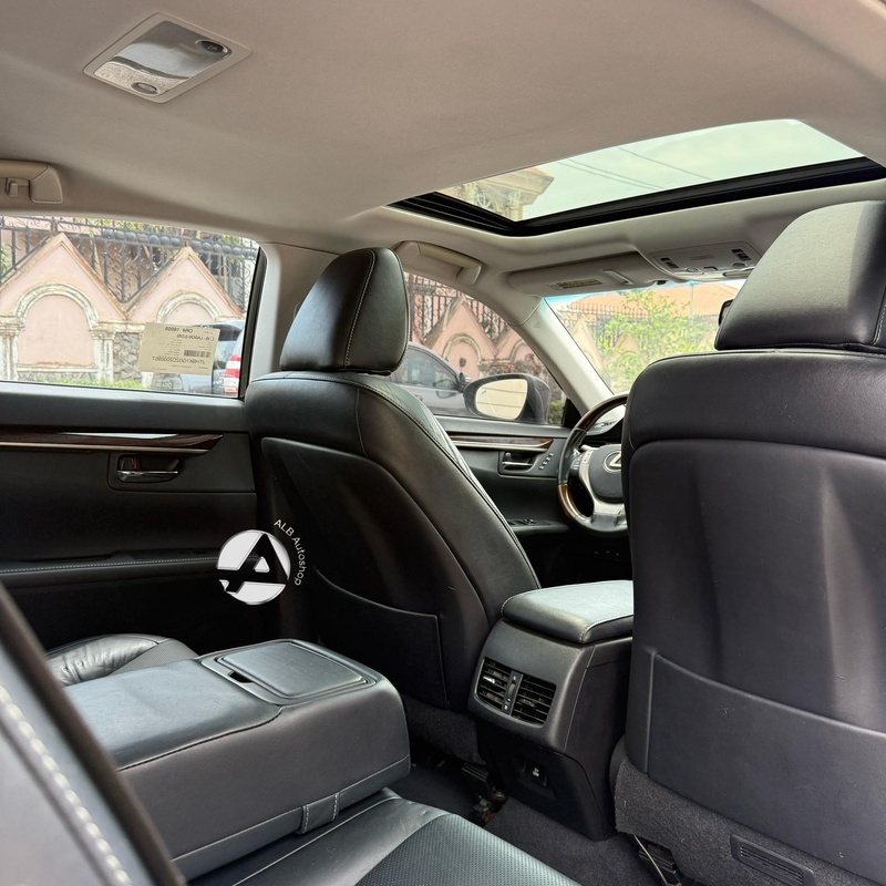 2013 Lexus ES 350 image
