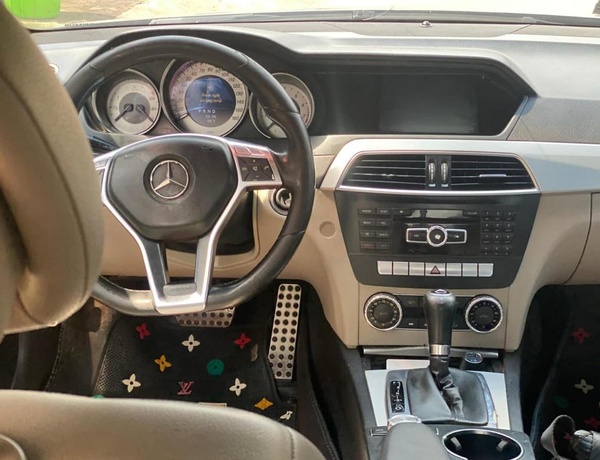 2013 MERCEDES BENZ C300 FOR SALE IN ABUJA