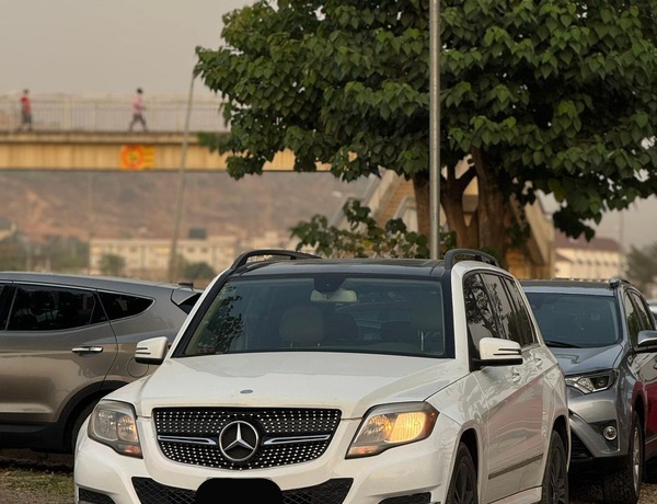 2013 MERCEDES BENZ GLK350 FULL OPTION FOR SALE IN ABUJA