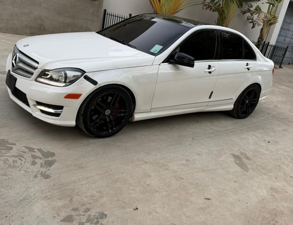 2013 MERCEDES BENZ C300 FOR SALE IN KANO