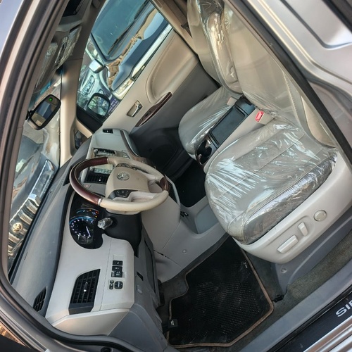 2013 Sienna XLE full option for Sale In Abuja