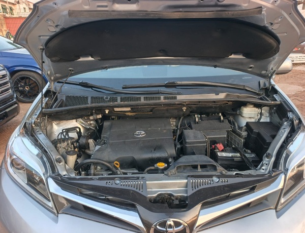 2013 Sienna XLE full option for Sale In Abuja