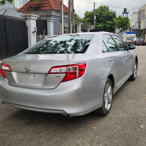 2013 Toyota Camry LE for Sale In Lagos