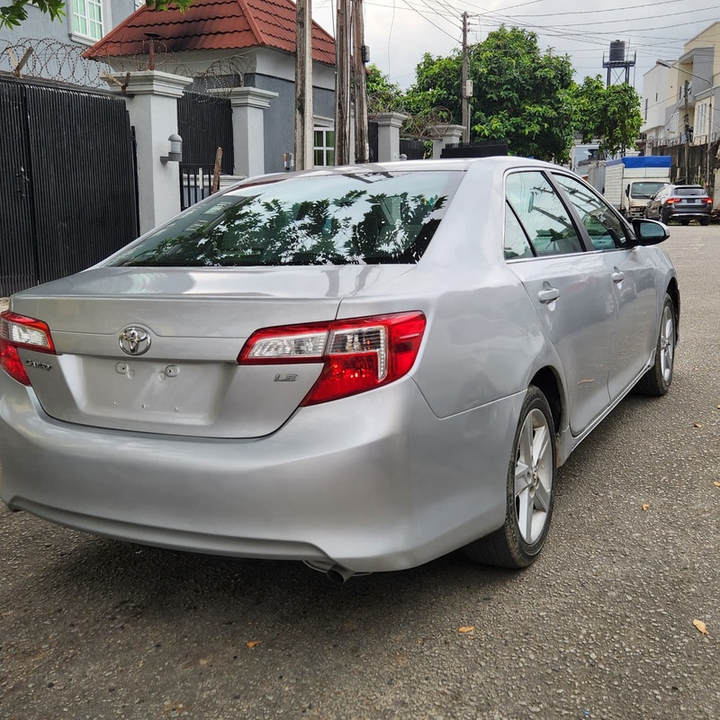 2013 Toyota Camry LE for Sale In Lagos image