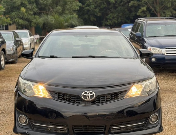 2013 TOYOTA CAMRY SE FOR SALE IN ABUJA