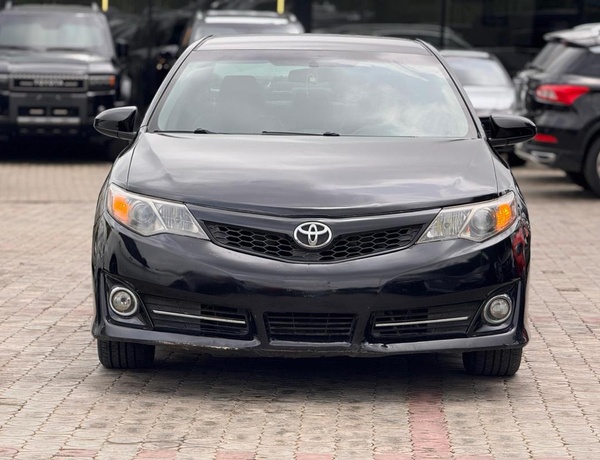 2013 TOYOTA CAMRY SE FOR SALE IN ABUJA