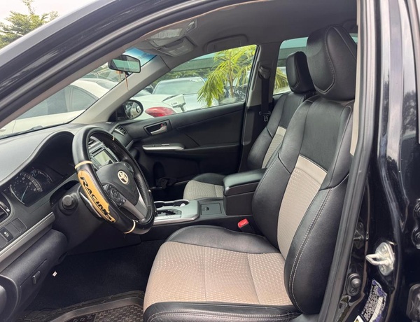 2013 TOYOTA CAMRY SE FOR SALE IN ABUJA