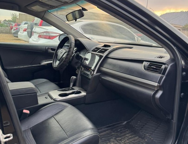 2013 TOYOTA CAMRY SE FOR SALE IN ABUJA
