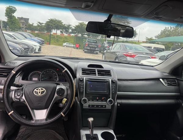 2013 TOYOTA CAMRY SE FOR SALE IN ABUJA