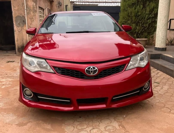 2013 TOYOTA CAMRY SE FOR SALE IN KADUNA