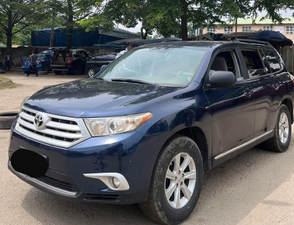 2013 TOYOTA HIGHLANDER FOR SALE IN ABUJA