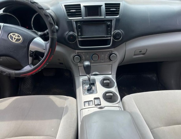 2013 TOYOTA HIGHLANDER FOR SALE IN ABUJA