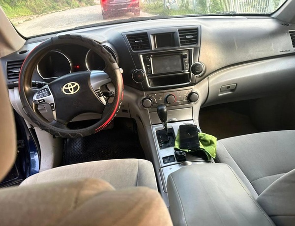 2013 TOYOTA HIGHLANDER FOR SALE IN ABUJA