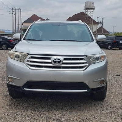 2013 UPGRADED KEYLESS TOYOTA HIGHLANDER FOR SALE