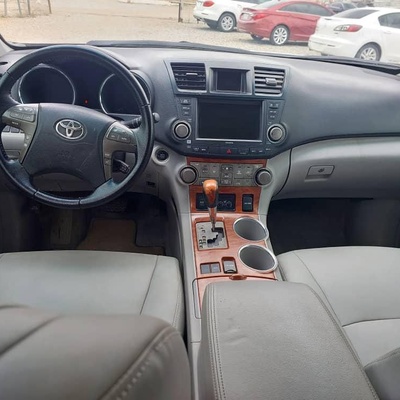 2013 UPGRADED KEYLESS TOYOTA HIGHLANDER FOR SALE