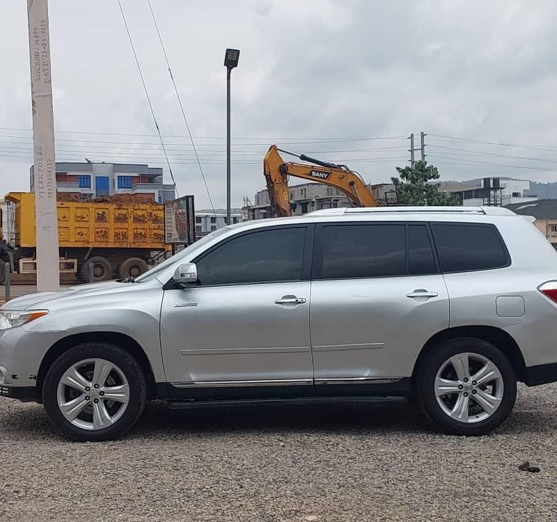 2013 UPGRADED KEYLESS TOYOTA HIGHLANDER FOR SALE image