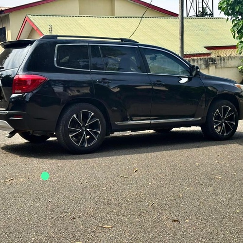 2013 UPGRADED TOYOTA HIGHLANDER FOR SALE IN ABUJA