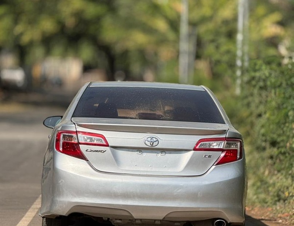 2014 TOYOTA CAMRY SE FOR SALE IN ABUJA